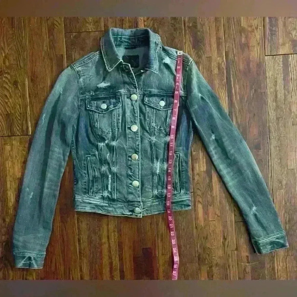 AMERICAN EAGLE OUTFITTERS Super Stretch Jean Jacket In Medium Wash - Picture 7 of 9